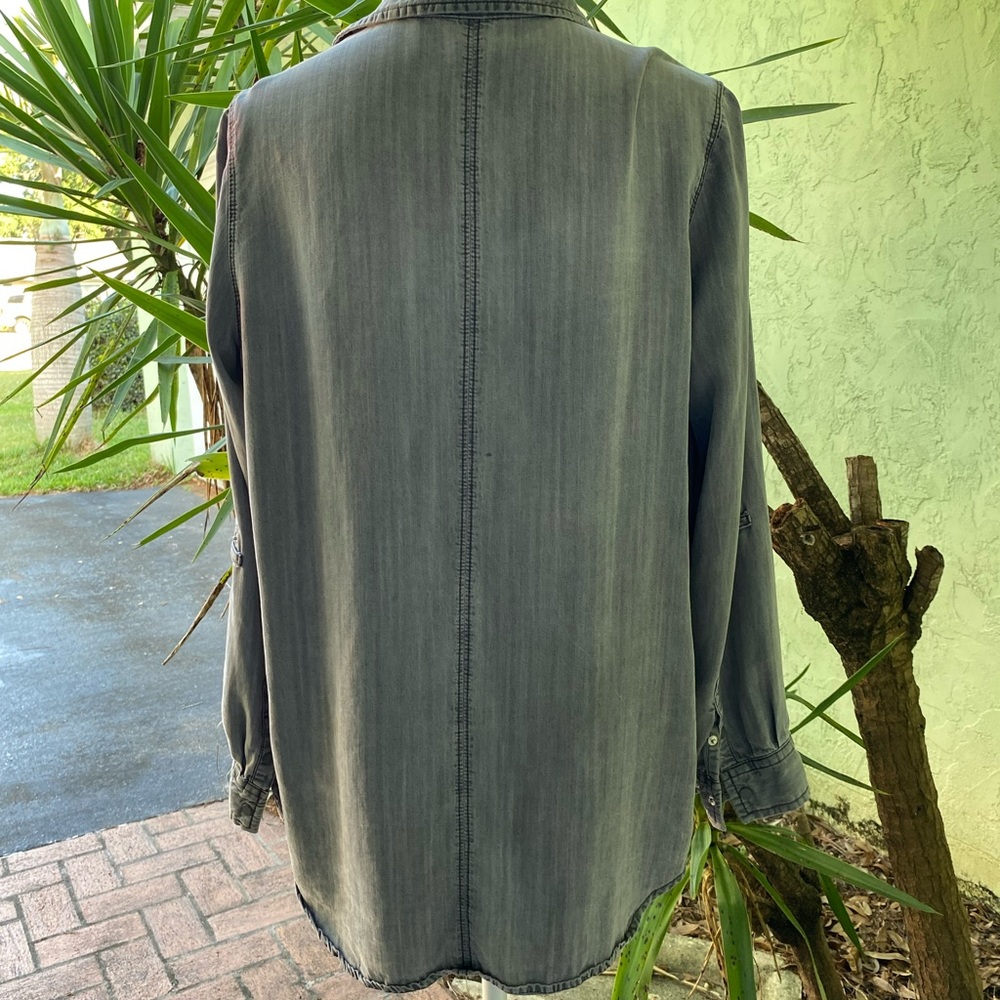 Intro Gray Distressed Button Down - Picture 5 of 8